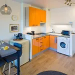 Marbella City Center - Cute Quiet Apartment Close To The Beach With Parking!!
